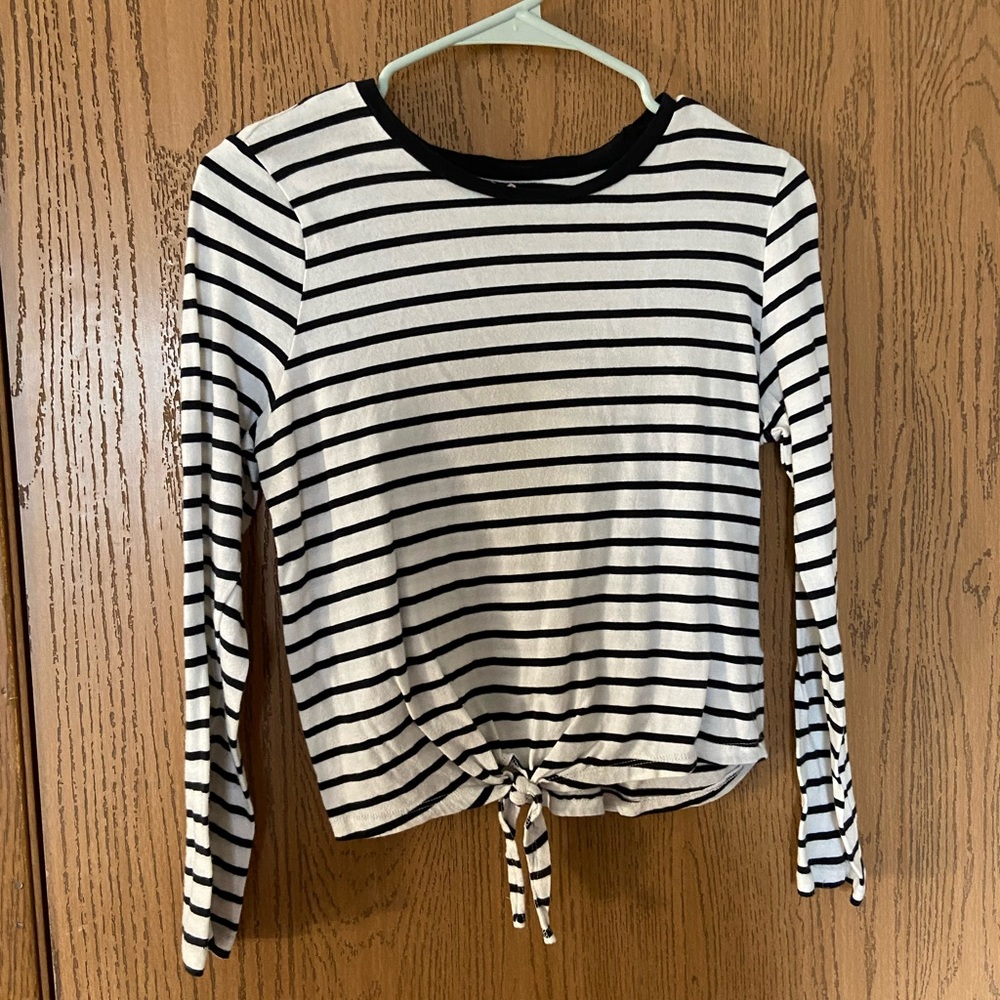 Bundle of 3 Charlotte Russe Size M tie front tops!